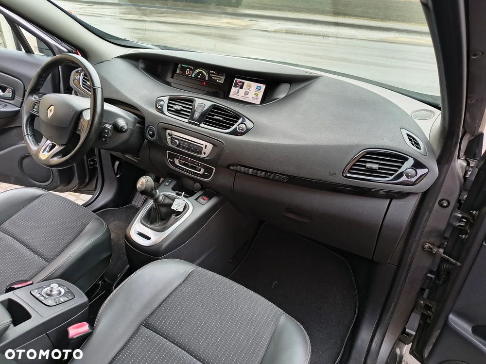 Renault Grand Scenic - 17