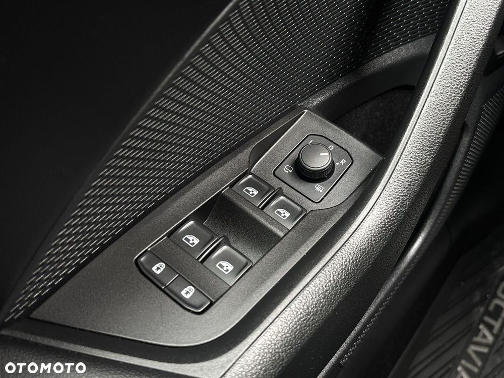 Skoda Octavia 1.5 TSI mHEV Selection DSG - 21