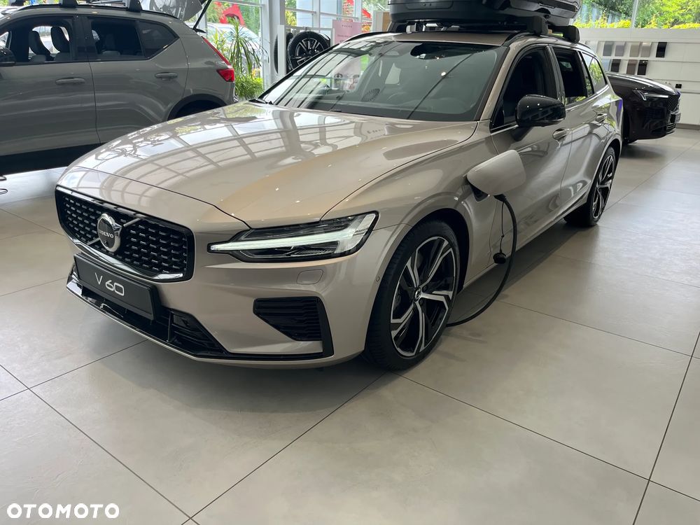 Volvo V60 T6 AWD Plug-In Hybrid Ultra Dark - 1