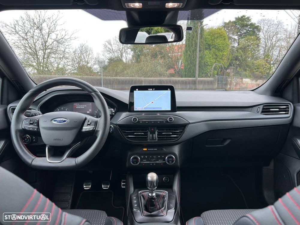 Ford Focus 1.0 EcoBoost ST-Line - 25