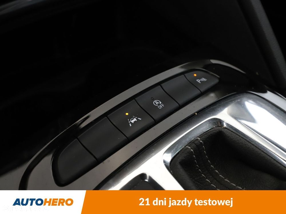 Opel Insignia - 25