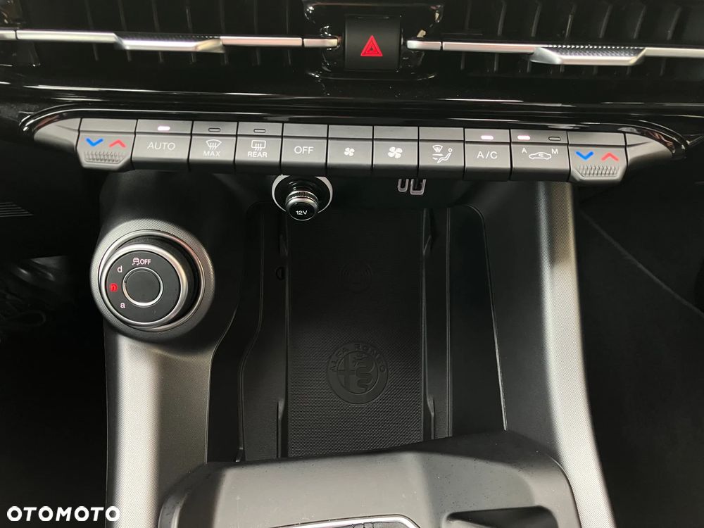 Alfa Romeo Tonale 1.5 T4 GSE mHEV Sprint DCT - 33