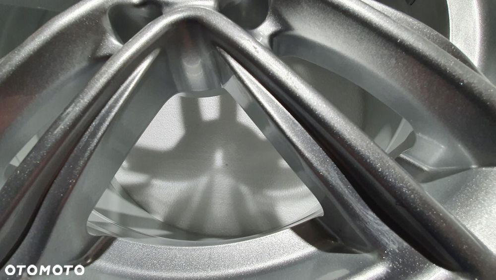 BMW MINI RC DESIGN RC27 17" 5x120x72,5 ET37 NF3 - 6