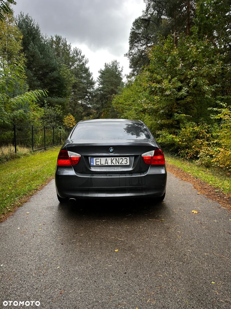 BMW Seria 3 320i - 4