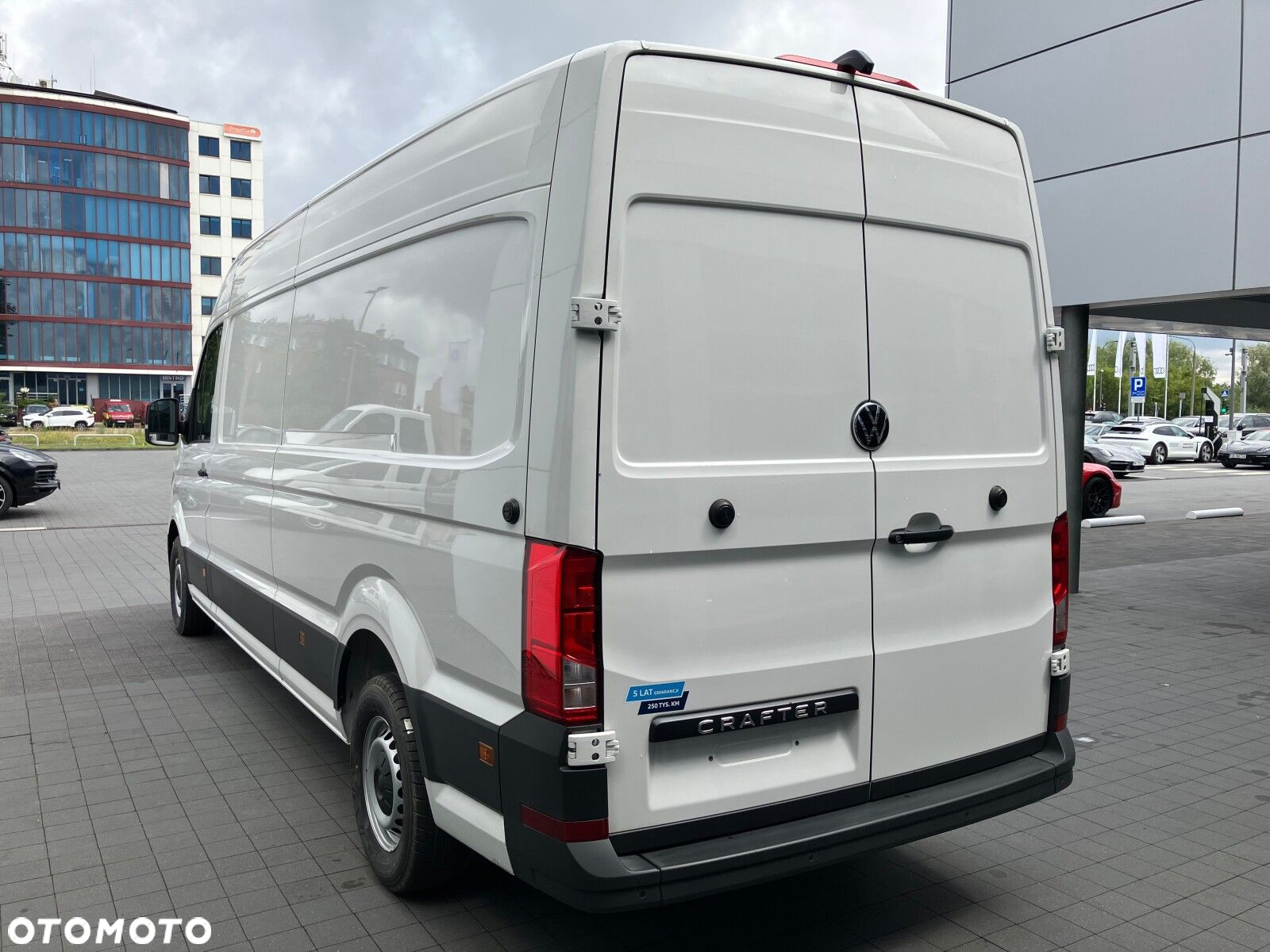 Volkswagen Crafter 35 2.0 TDI L4H3 4490 177 KM - 14