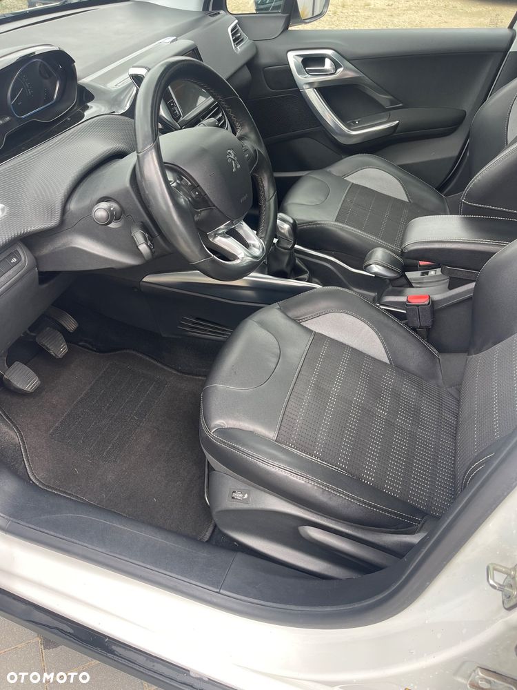 Peugeot 2008 1.2 VTi Allure - 14