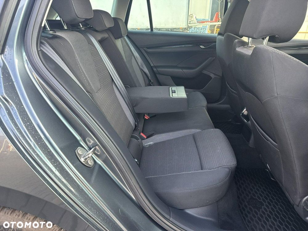 Skoda Octavia 2.0 TDI SCR Ambition DSG - 19