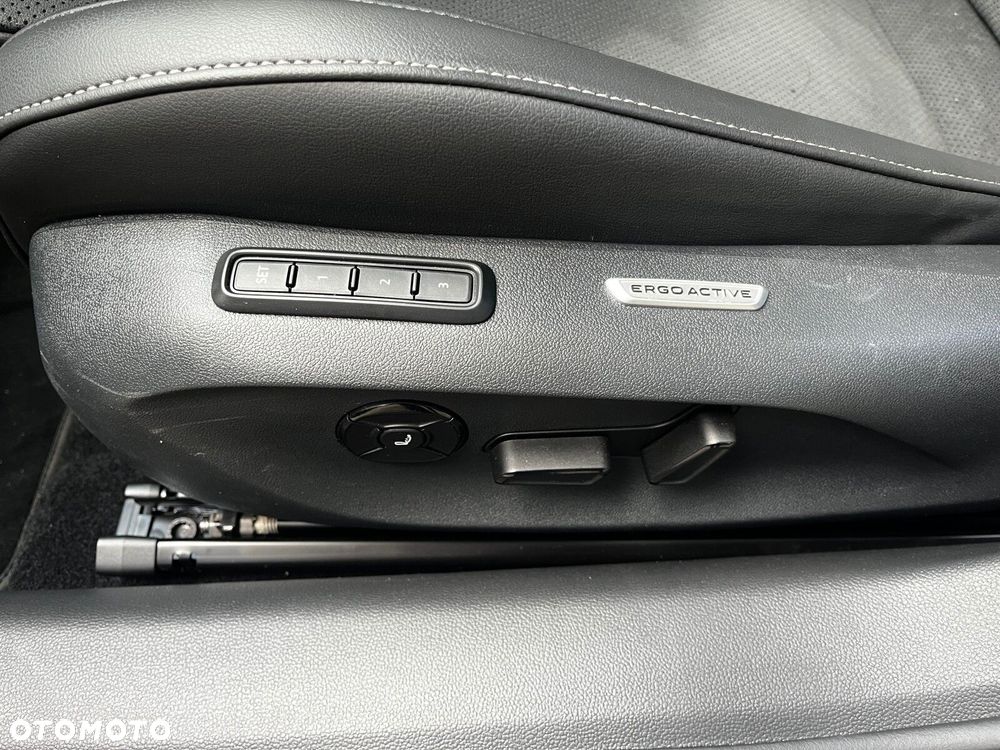 Volkswagen Passat Variant 1.5 TSI ACT mHEV Business Plus DSG - 16