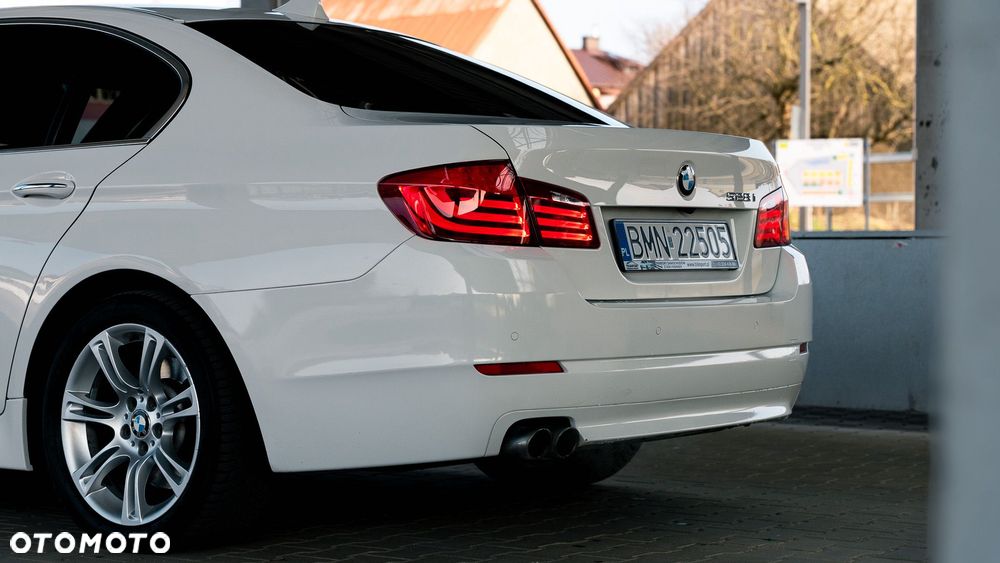 BMW Seria 5 528i - 14