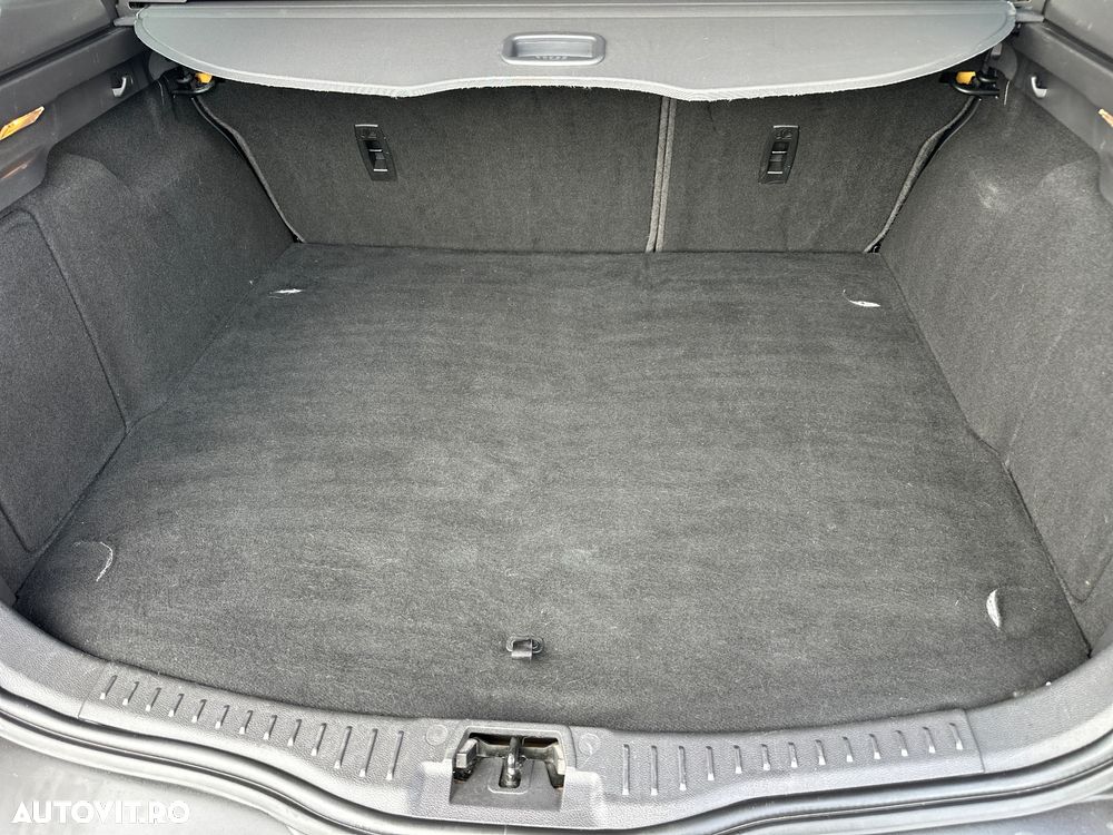 Ford Focus Turnier 1.6 TDCi DPF Start-Stopp-System Titanium - 12
