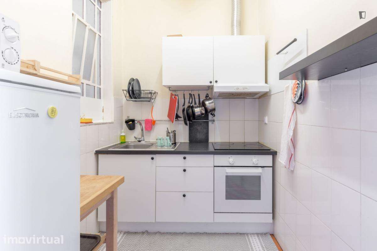 Quarto - localizado em Santo Ildefonso Porto - Grande imagem: 5/14