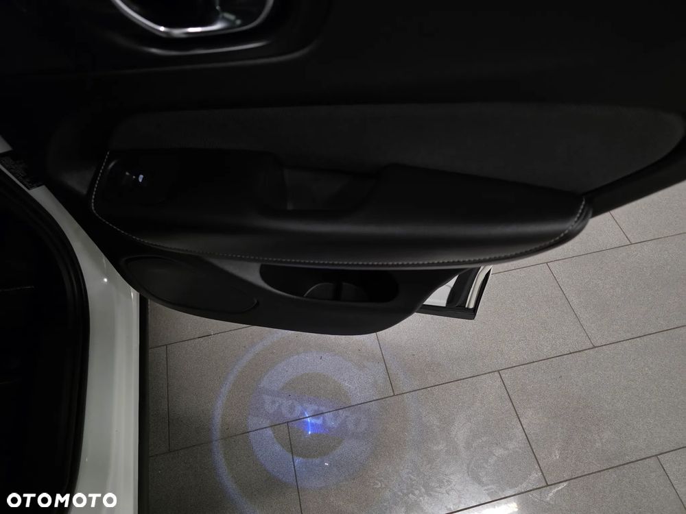 Volvo XC 60 D4 Geartronic RDesign - 25