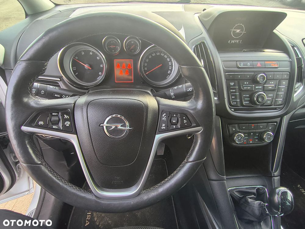 Opel Zafira - 17