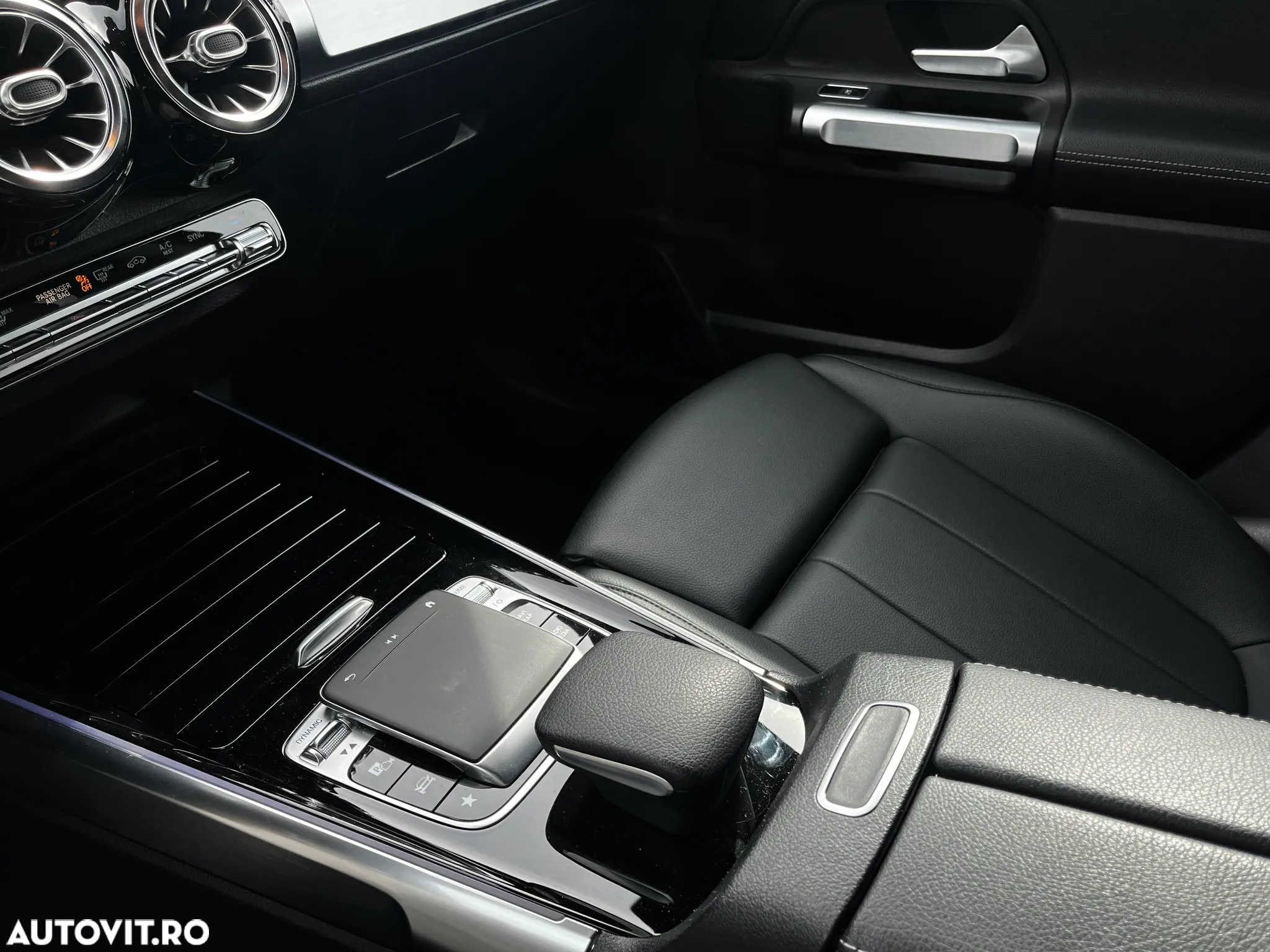 Mercedes-Benz GLB 250 4Matic 8G-DCT AMG Line - 21