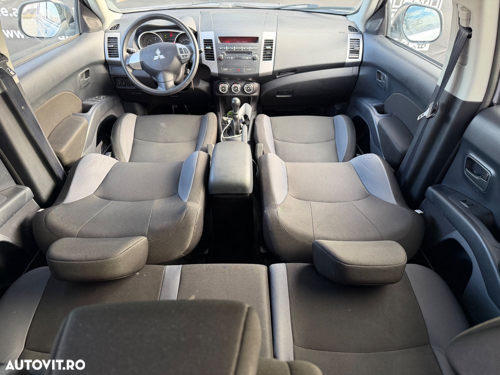 Mitsubishi Outlander - 7