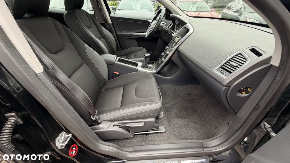 Volvo XC 60 D4 Momentum - 8