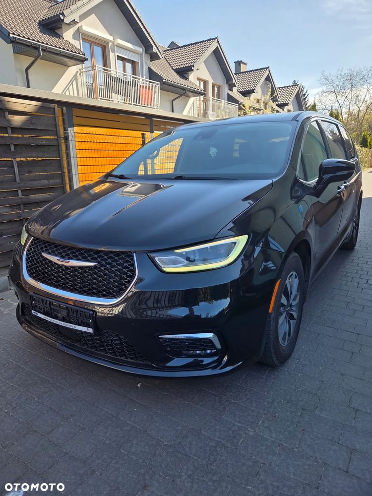 Chrysler Pacifica - 28