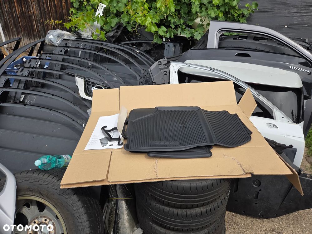 Komplet dywaników gumowych Peugeot E-5008 P74 5008 Plug-in Hybrid P74 1692436280 - 1