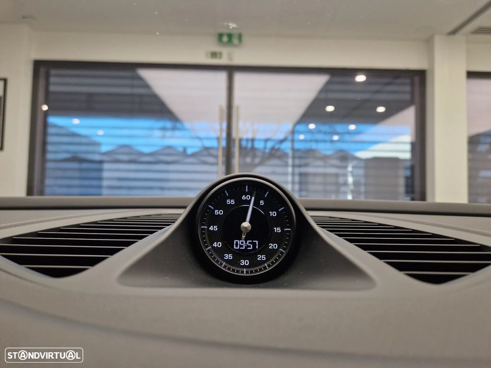 Porsche Macan Electric 4 - 23