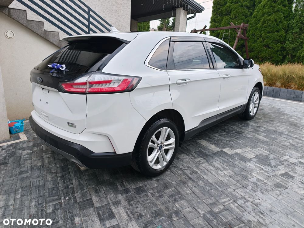 Ford Edge - 11