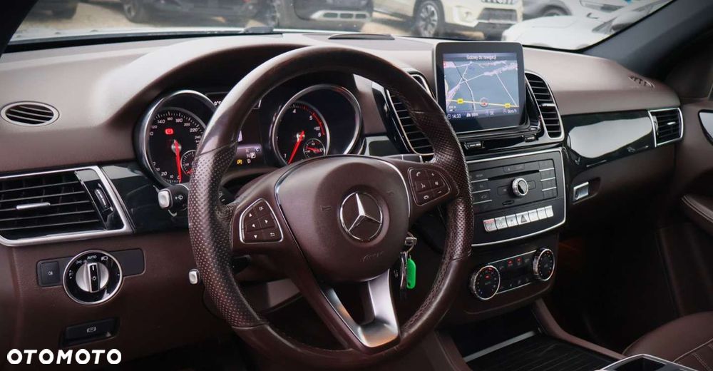 Mercedes-Benz GLE - 12