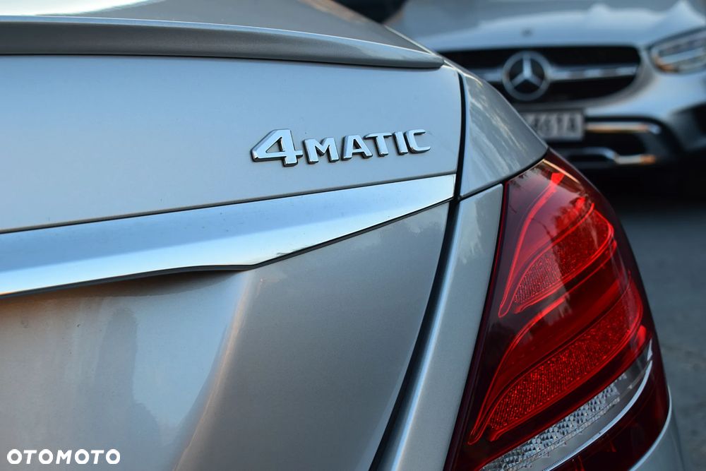 Mercedes-Benz Klasa E 400 d 4-Matic 9G-TRONIC - 23