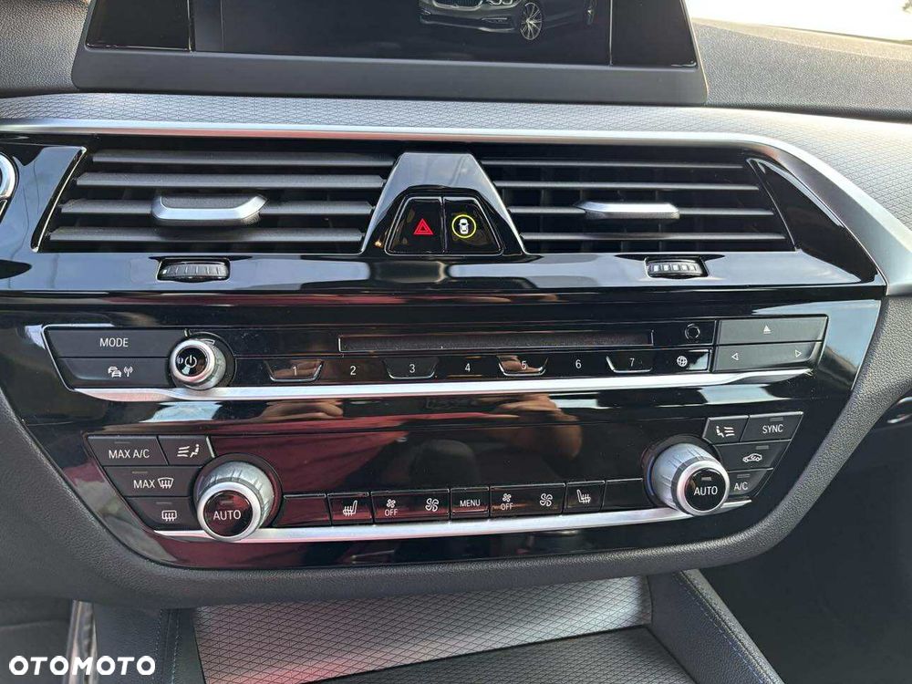 BMW Seria 5 518d M Sport - 5