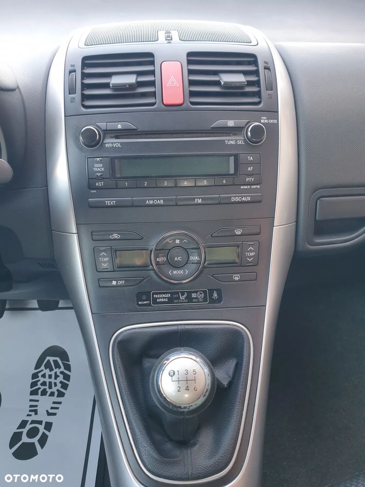 Toyota Auris - 16