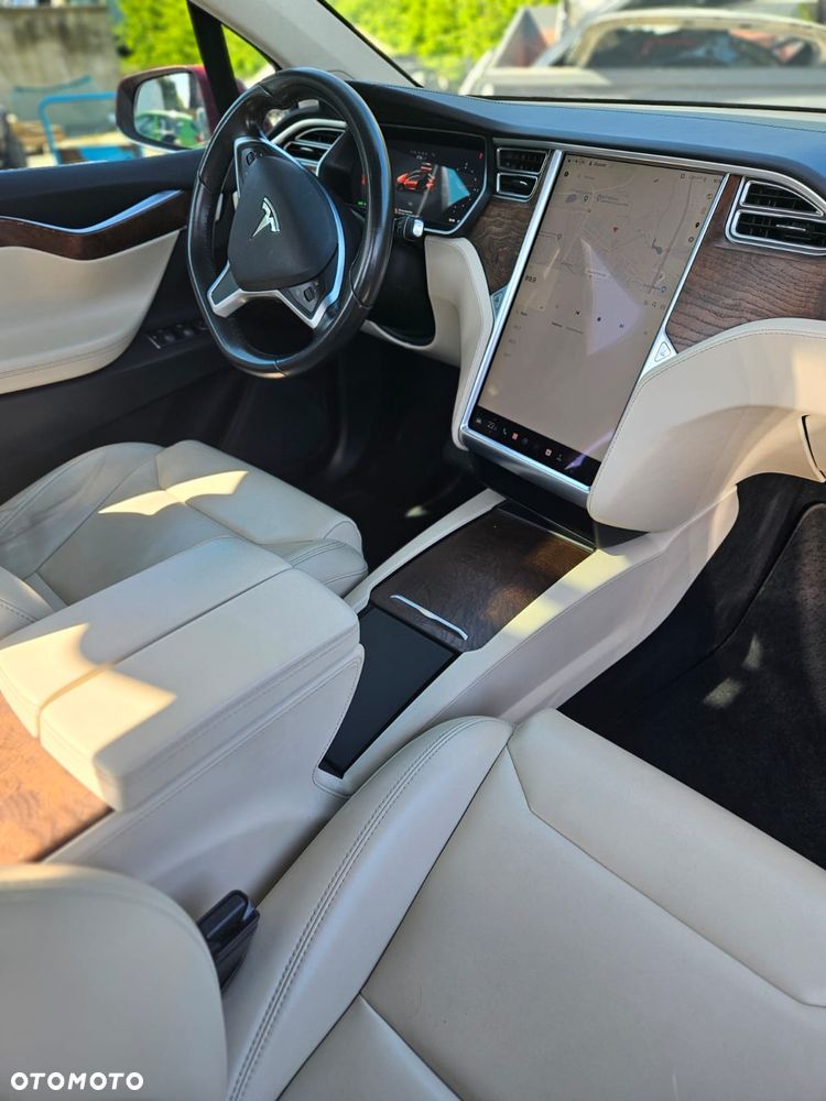 Tesla Model X 75D Allradantrieb - 23