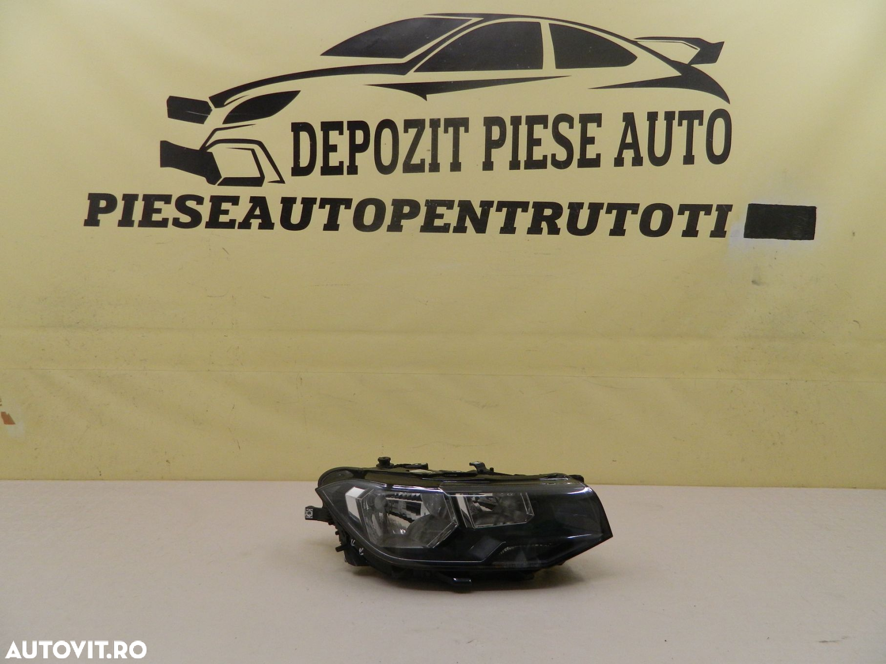 Far dreapta VW T-Cross Halogen, 2018, 2019, 2020, 2021, 2022, cod origine 2GM941006A. - 2