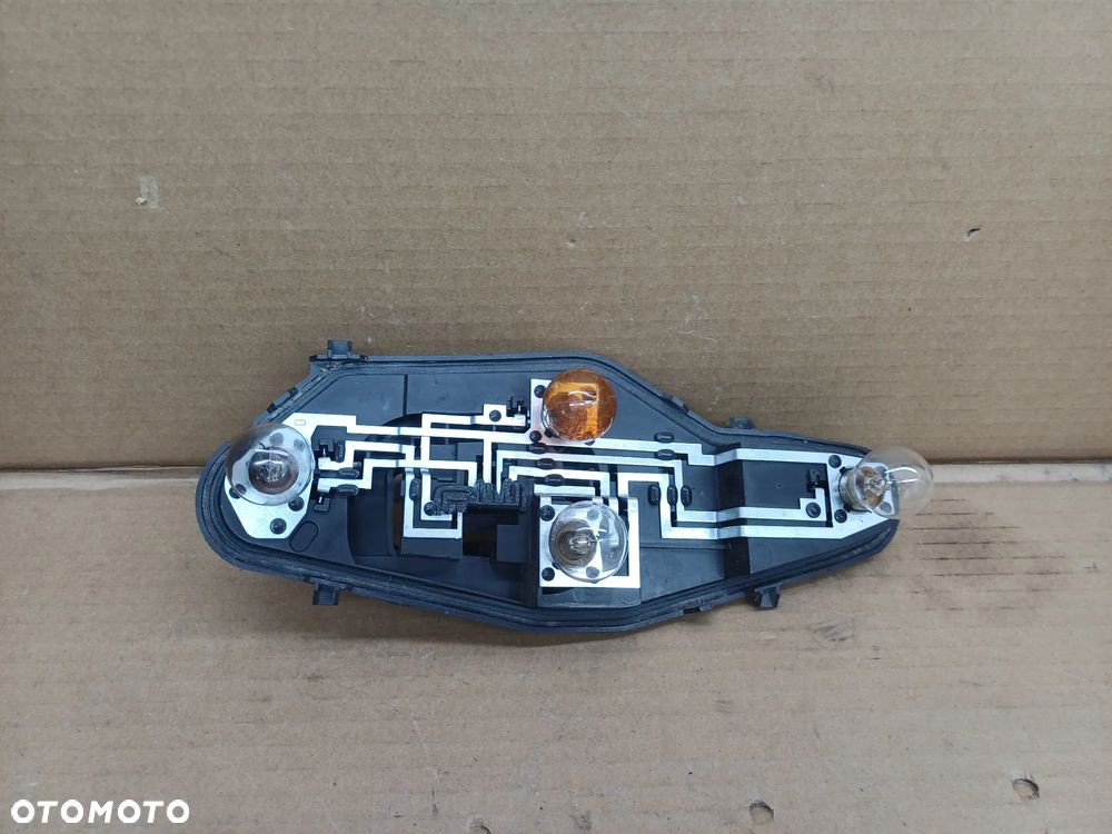 Citroen Berlingo II wkład lampy prawy tył skrzydełka 08-18 oryginał - 1