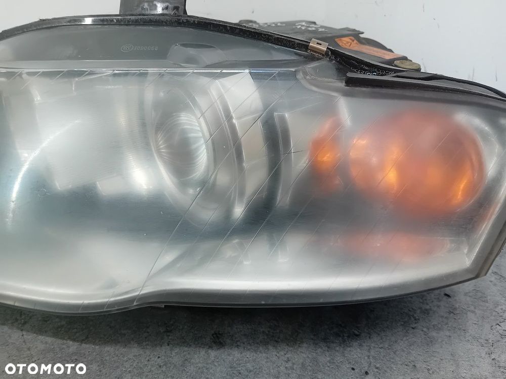 LAMPA PRZÓD LEWA XENON AUDI A4 B7 - 4