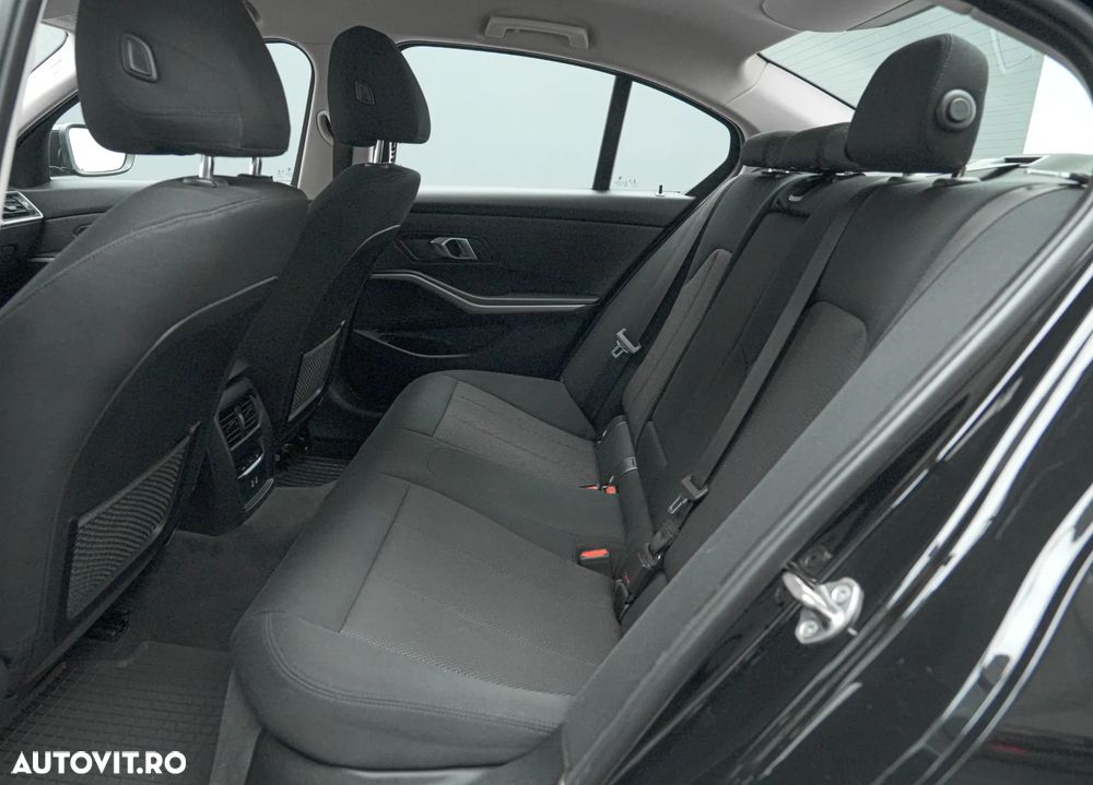 BMW Seria 3 318i Aut. Advantage - 16