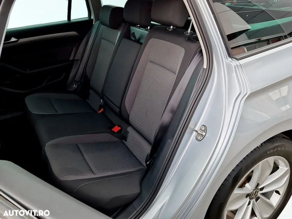 Volkswagen Passat - 15