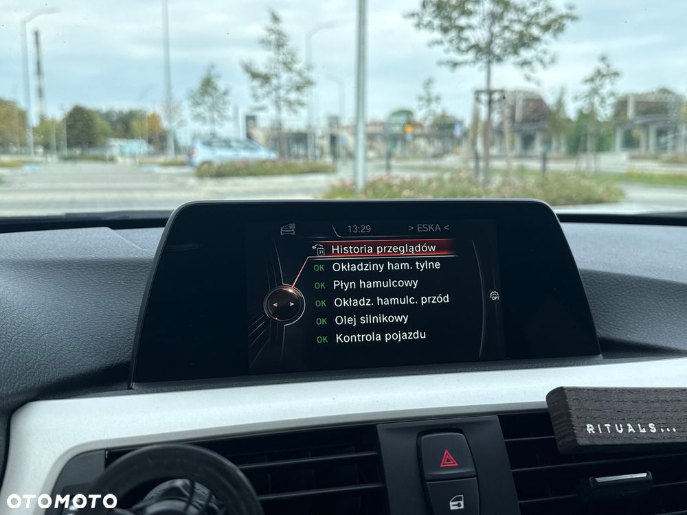 BMW Seria 3 318d Sport Line - 16
