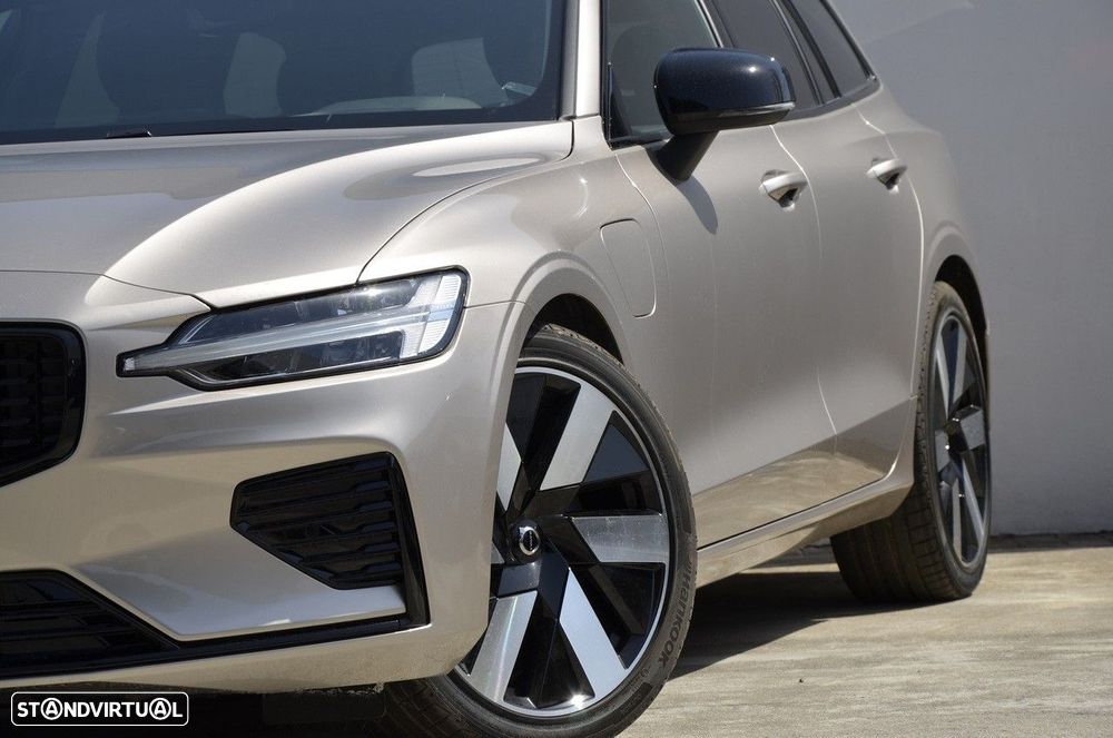 Volvo V60 2.0 T6 AWD TE Plus Dark - 35
