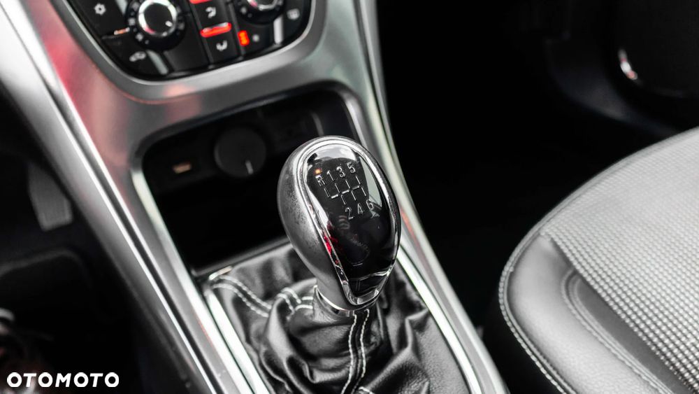 Opel Astra IV 1.4 T Cosmo S&S EU6 - 18