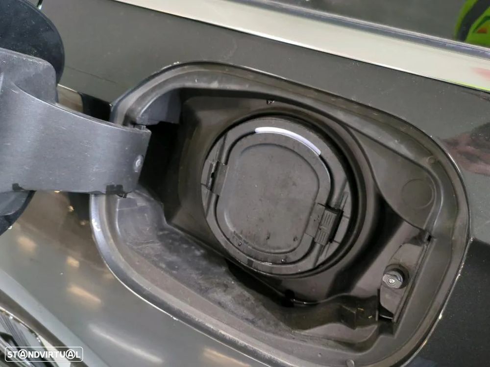 Mercedes-Benz E 300 Standard - 13