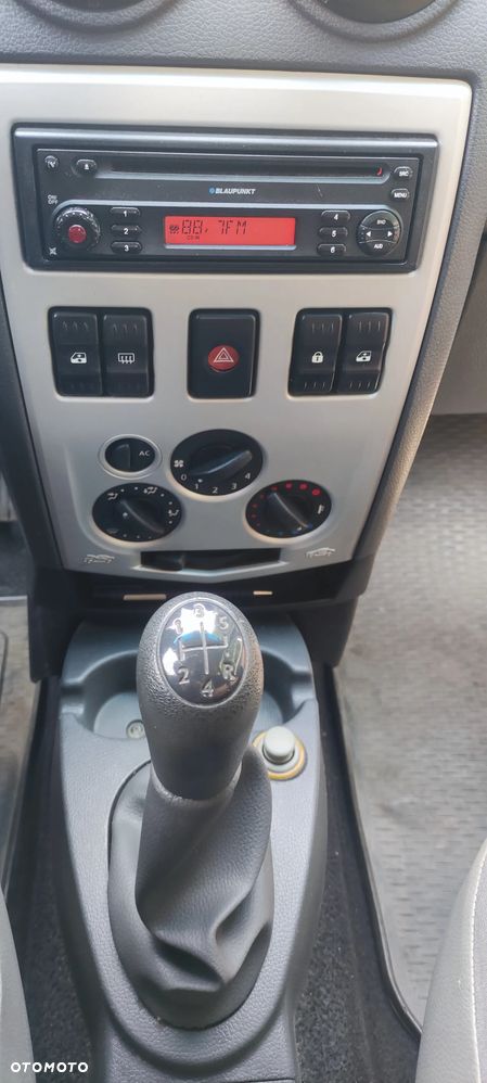Dacia Logan 1.6 SL Arctica - 8