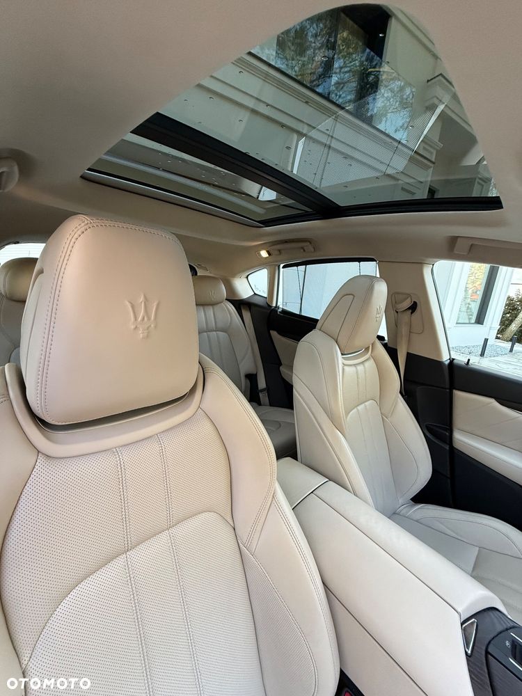 Maserati Levante S Granlusso - 9