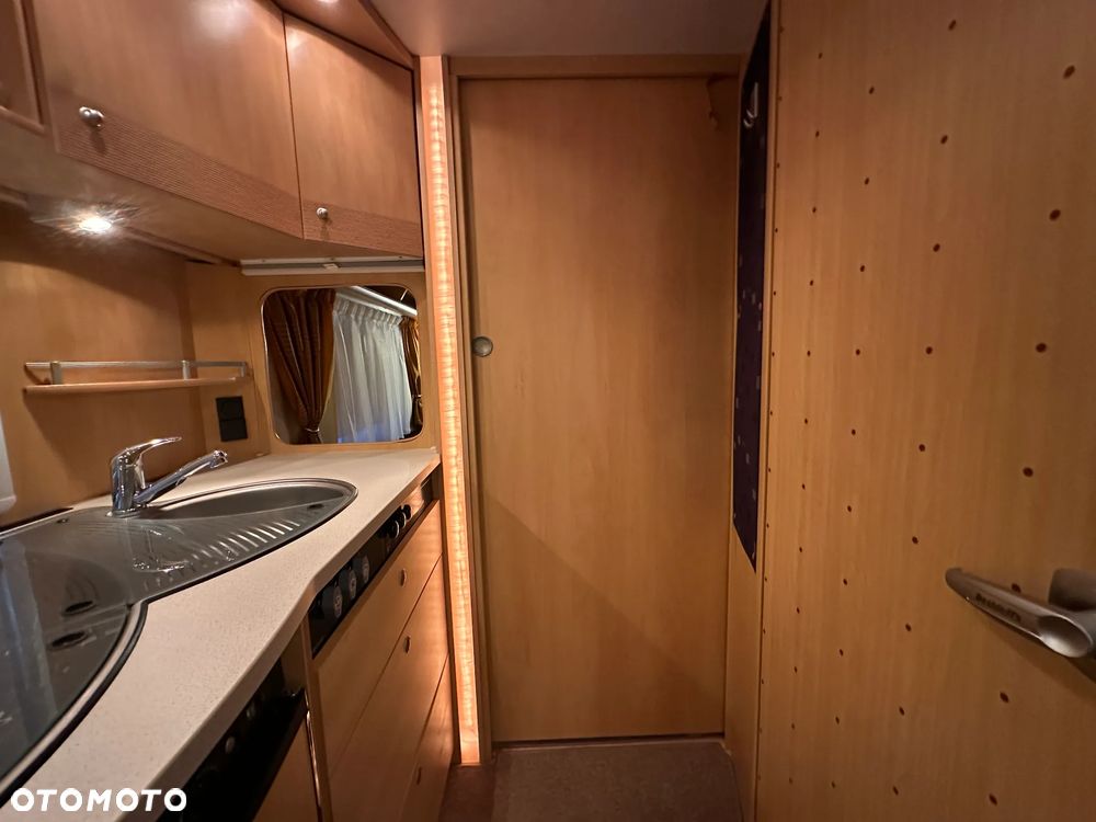 Dethleffs 510 CAMPER z napędem i przedsionkiem pompowanym !!! - 29
