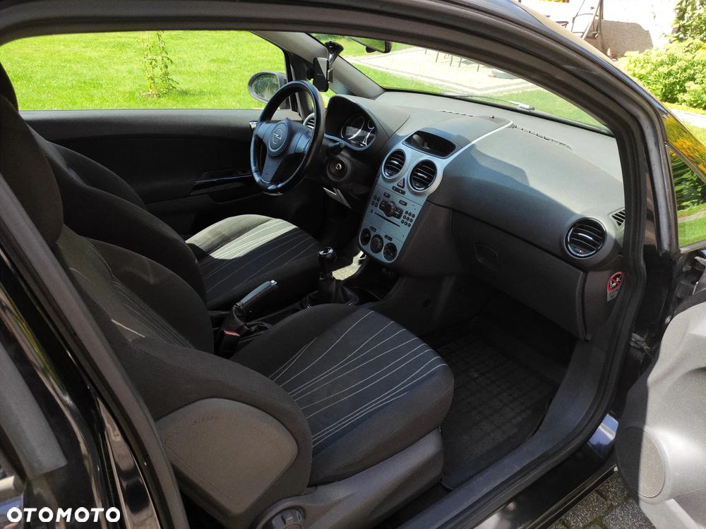 Opel Corsa 1.2 16V - 12