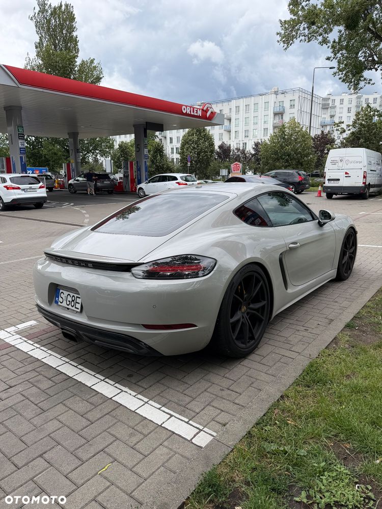 Porsche 718 Cayman - 20