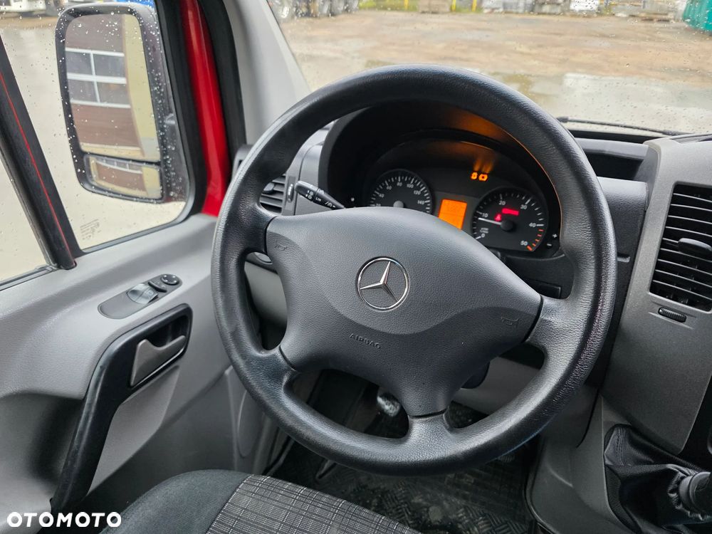Mercedes-Benz Sprinter - 15