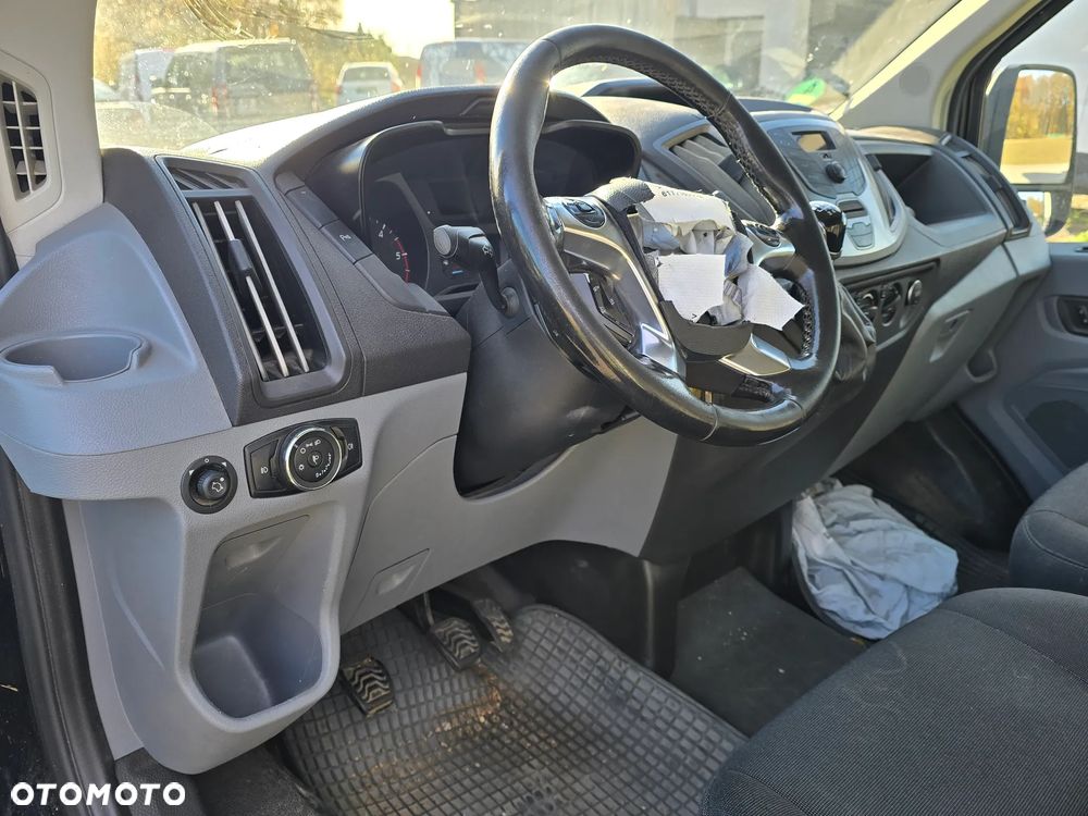 Ford Transit - 12