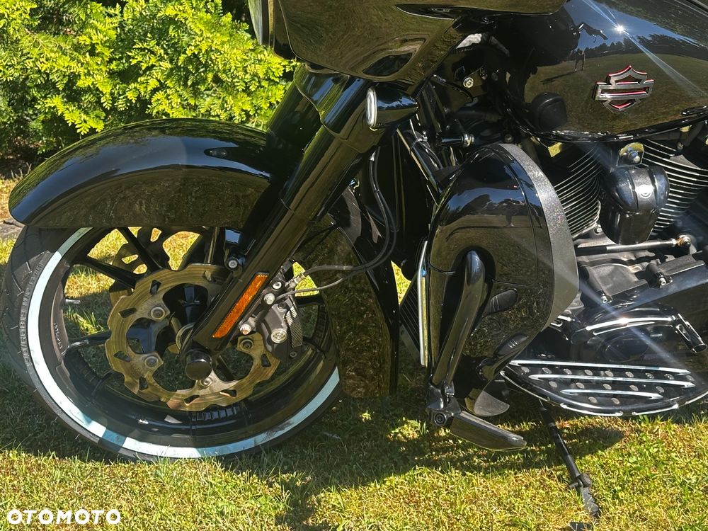 Harley-Davidson Touring Street Glide - 12