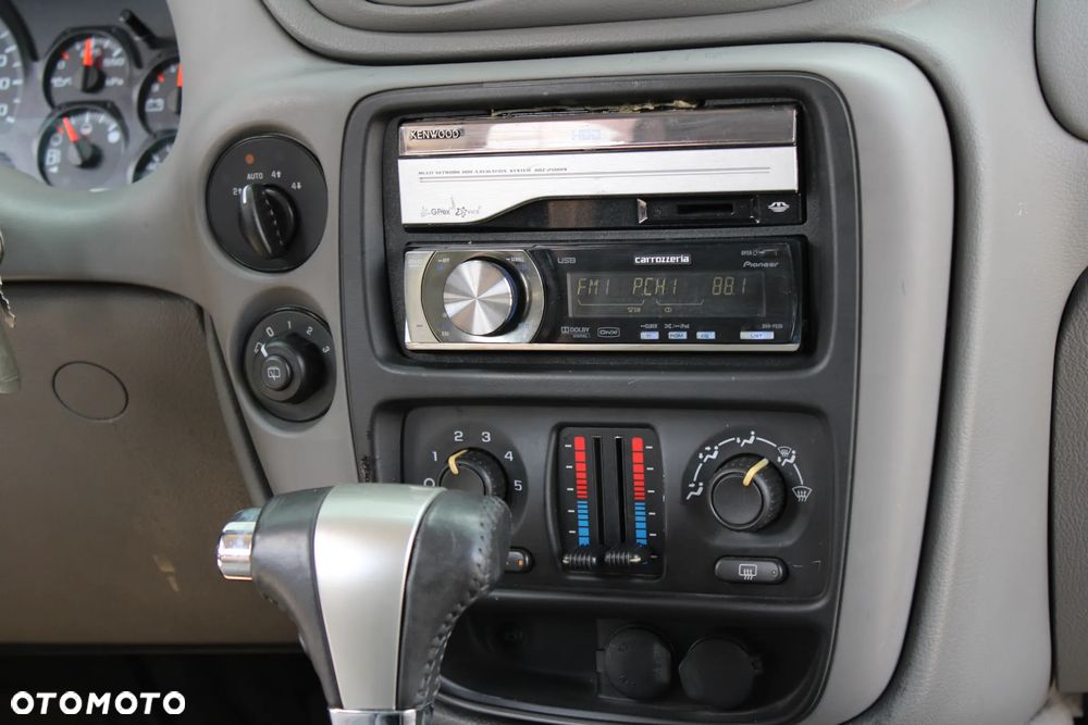 Chevrolet Trailblazer 4.2 LS - 26