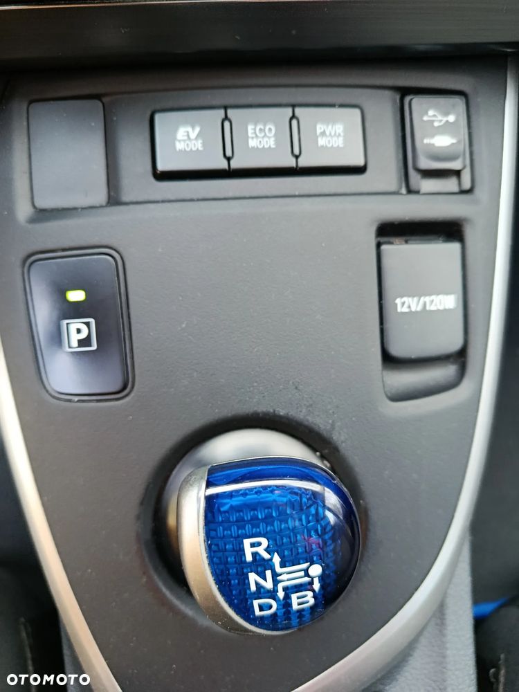 Toyota Auris 1.8 HSD Luna - 22