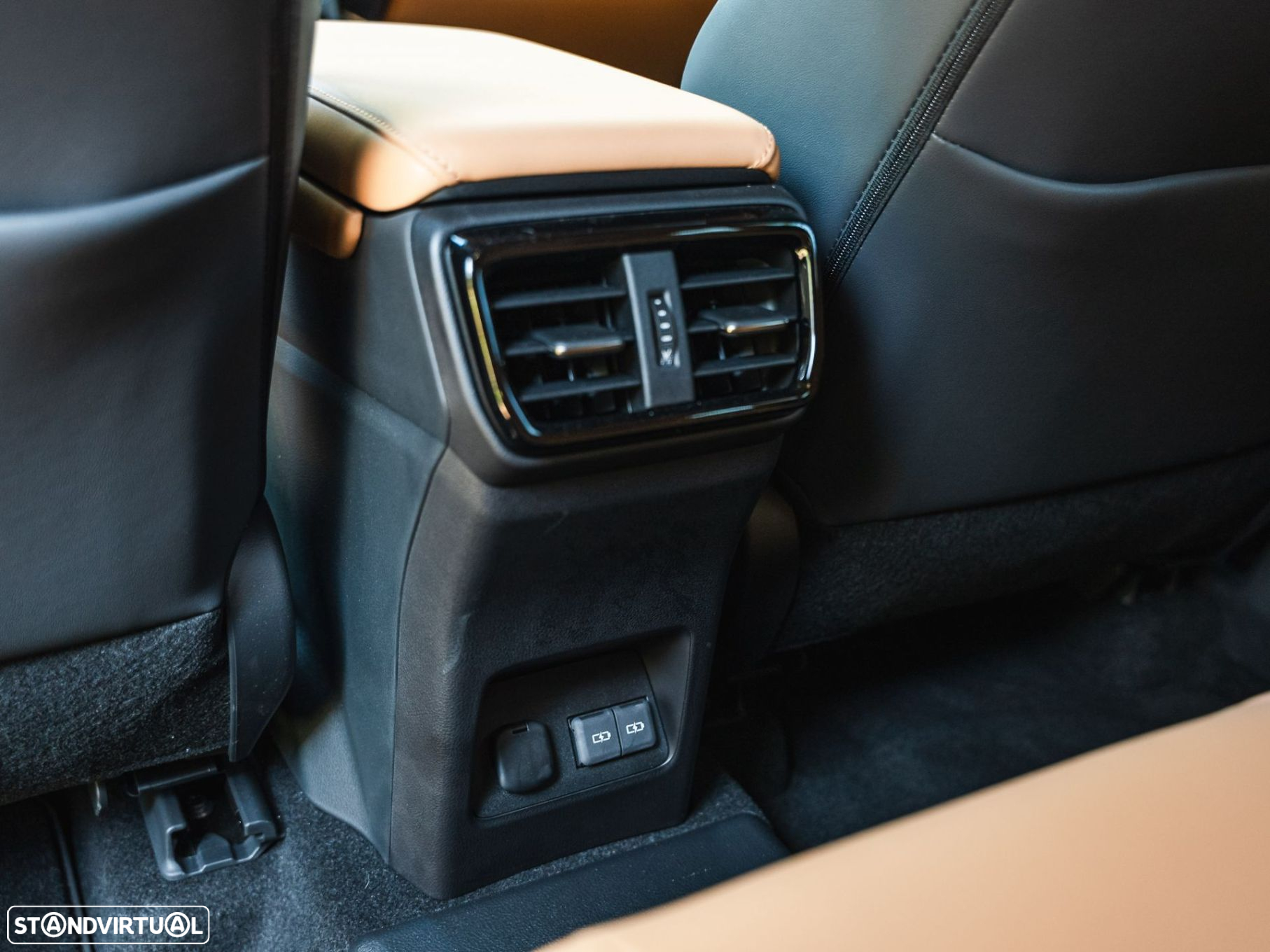 Lexus NX 450h+ - 37