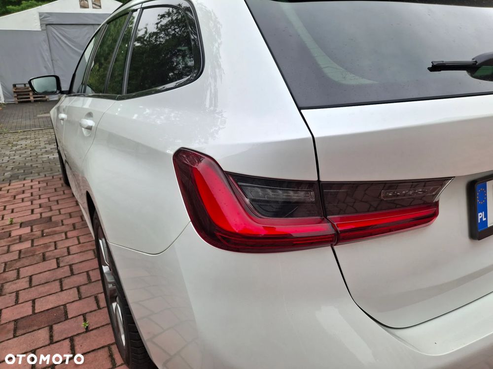 BMW Seria 3 318i Sport Line - 17